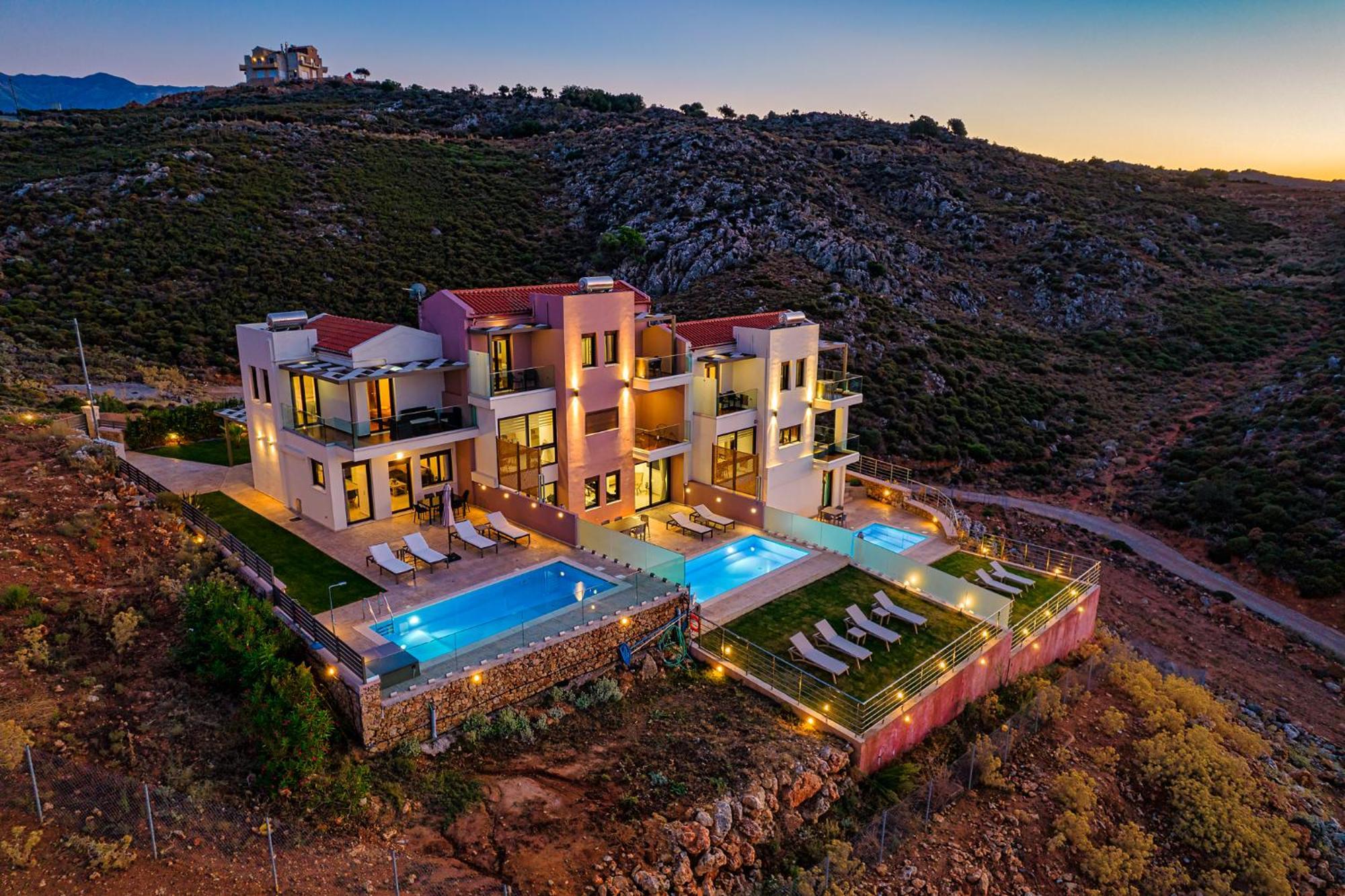 Mari Chania, With Private Ecologic Pool And Amazing View! * Khania