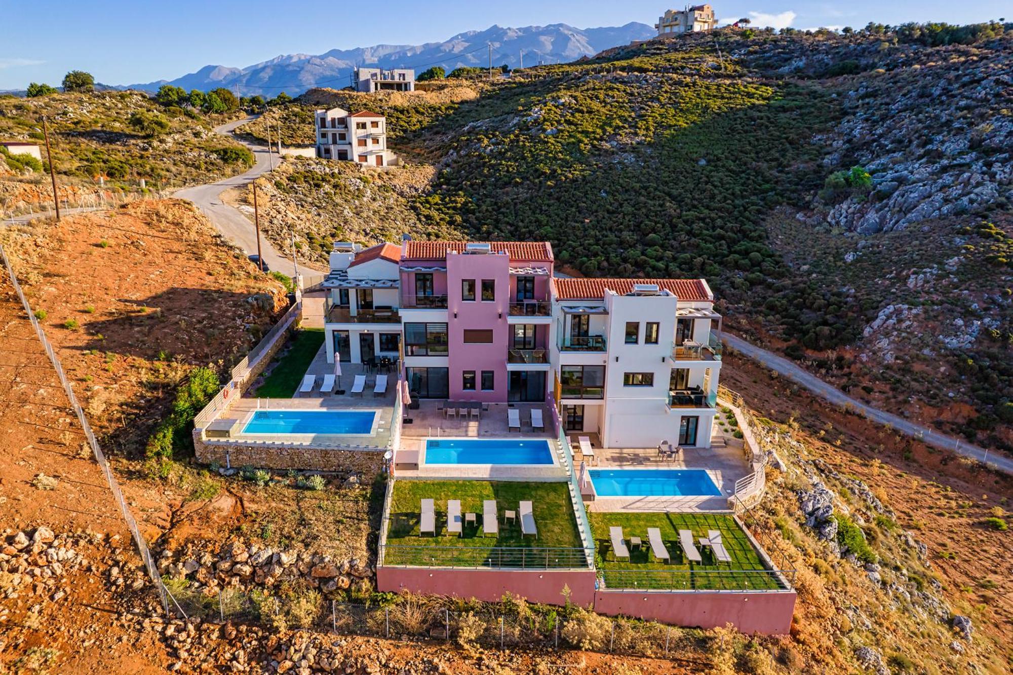Villaer Mari Chania, With Private Ecologic Pool And Amazing View!