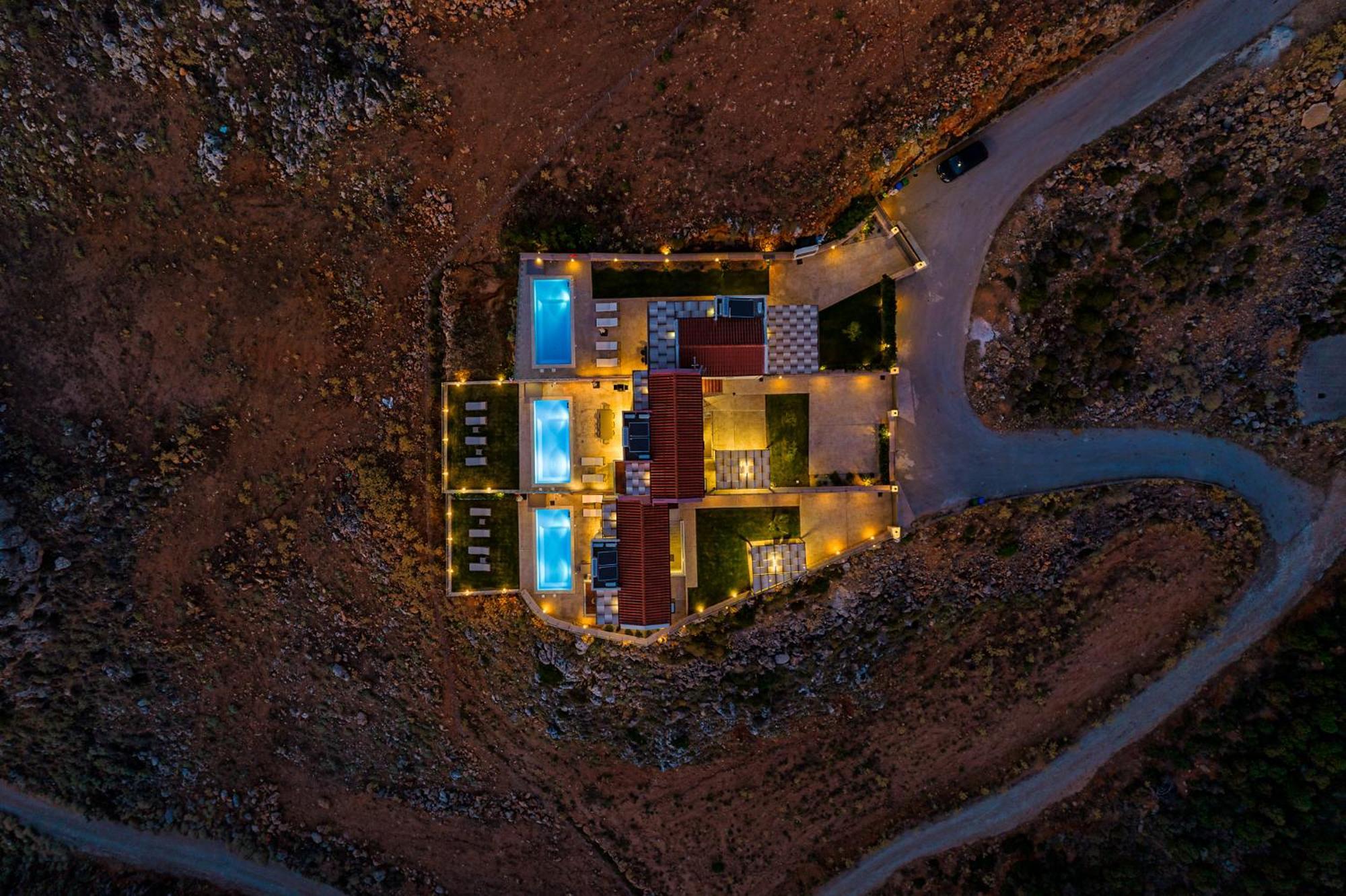 Mari Chania, With Private Ecologic Pool And Amazing View! Khania