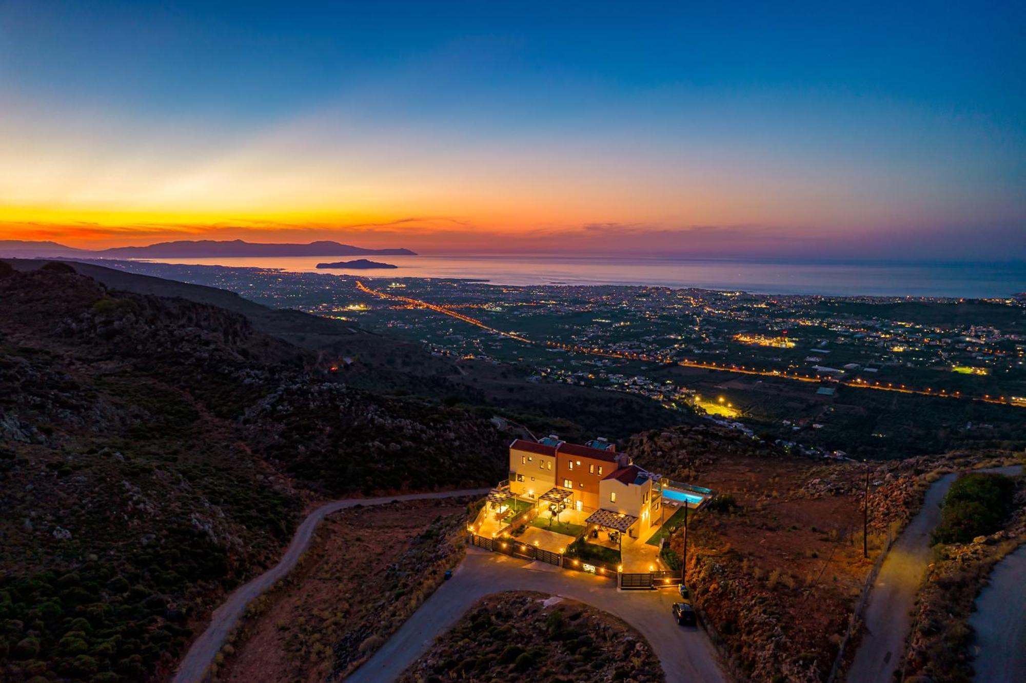 Mari Chania, With Private Ecologic Pool And Amazing View! Villaer *