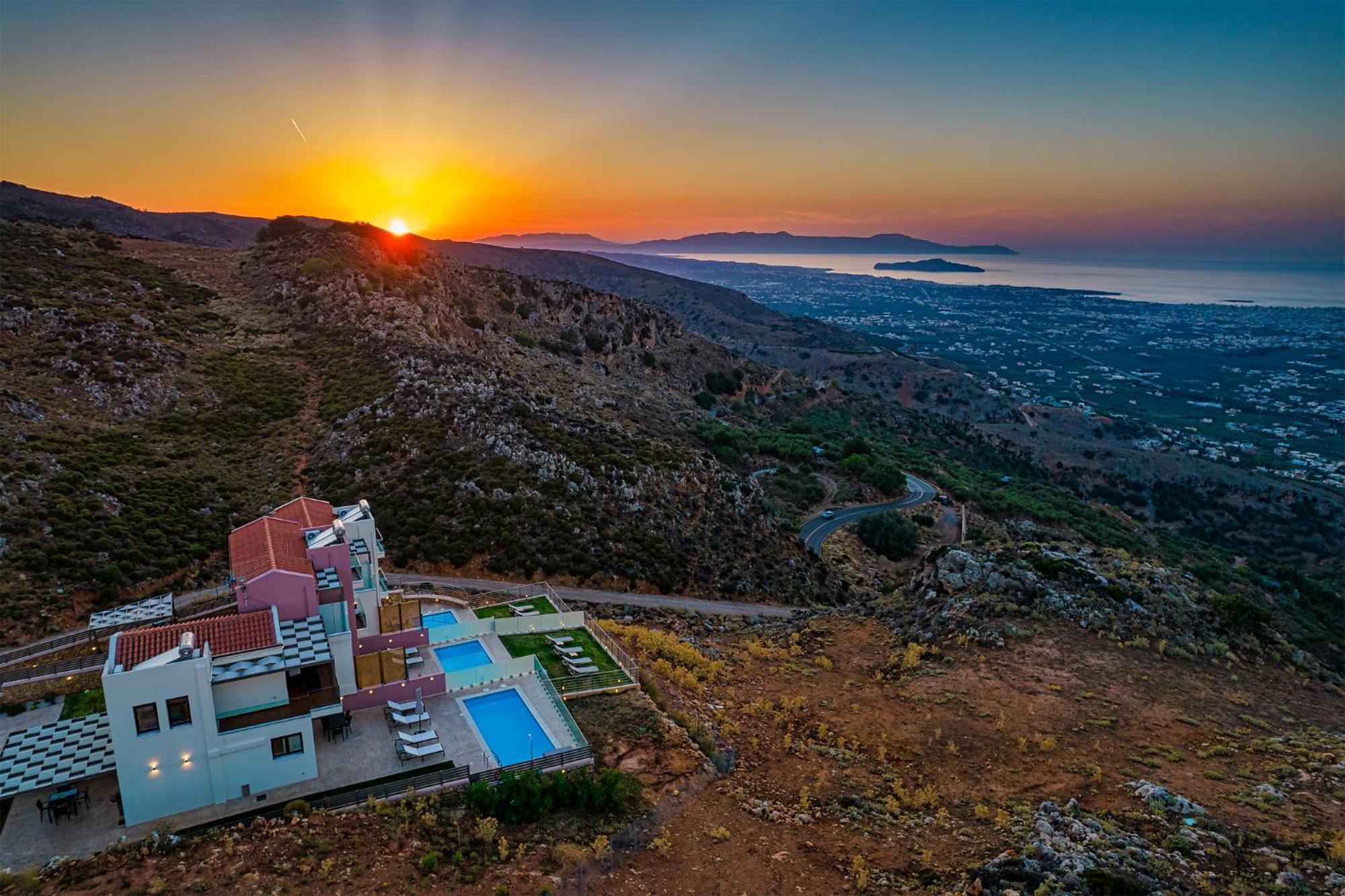 Mari Chania, With Private Ecologic Pool And Amazing View! Khania