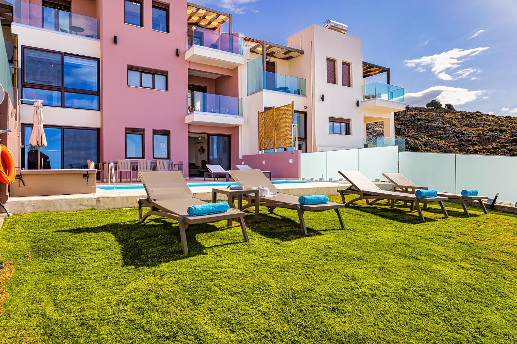 Mari Chania, With Private Ecologic Pool And Amazing View! Villaer