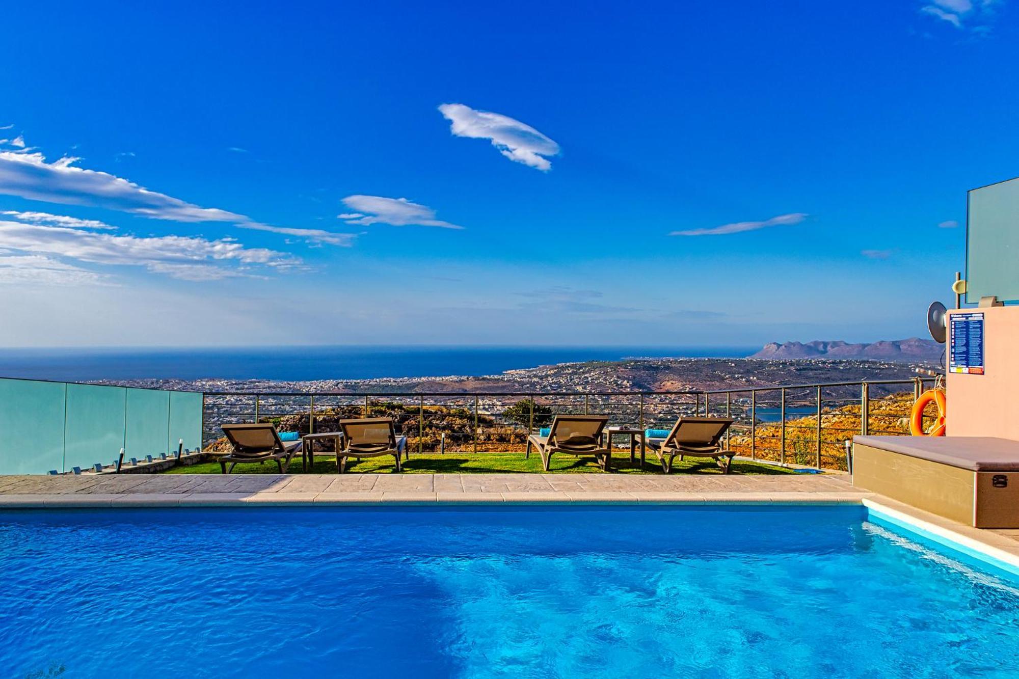 Villaer Mari Chania, With Private Ecologic Pool And Amazing View! Khania