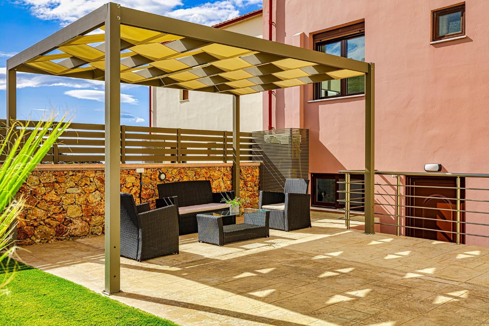 Villaer Mari Chania, With Private Ecologic Pool And Amazing View!