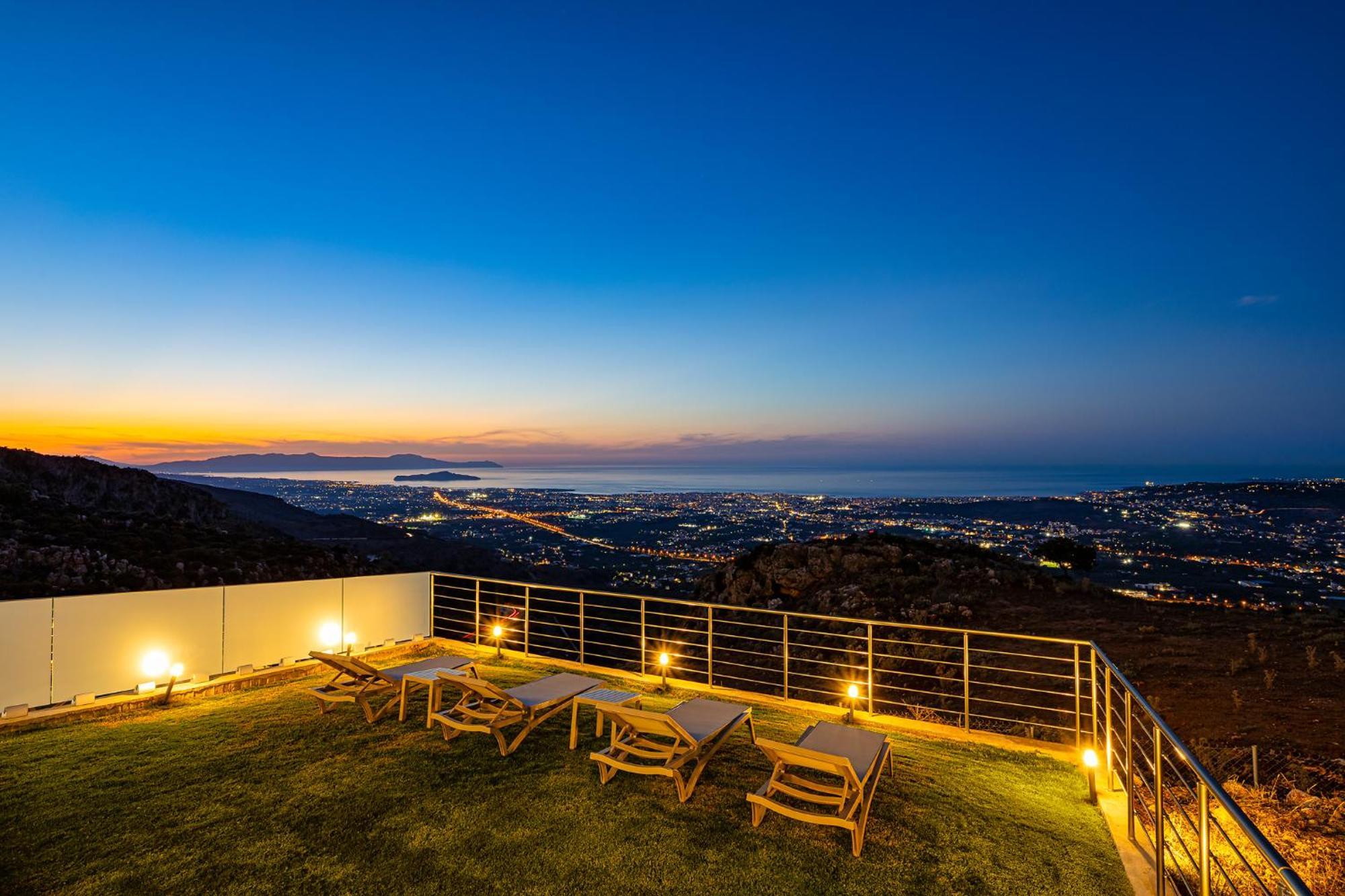 Villaer Mari Chania, With Private Ecologic Pool And Amazing View! *
