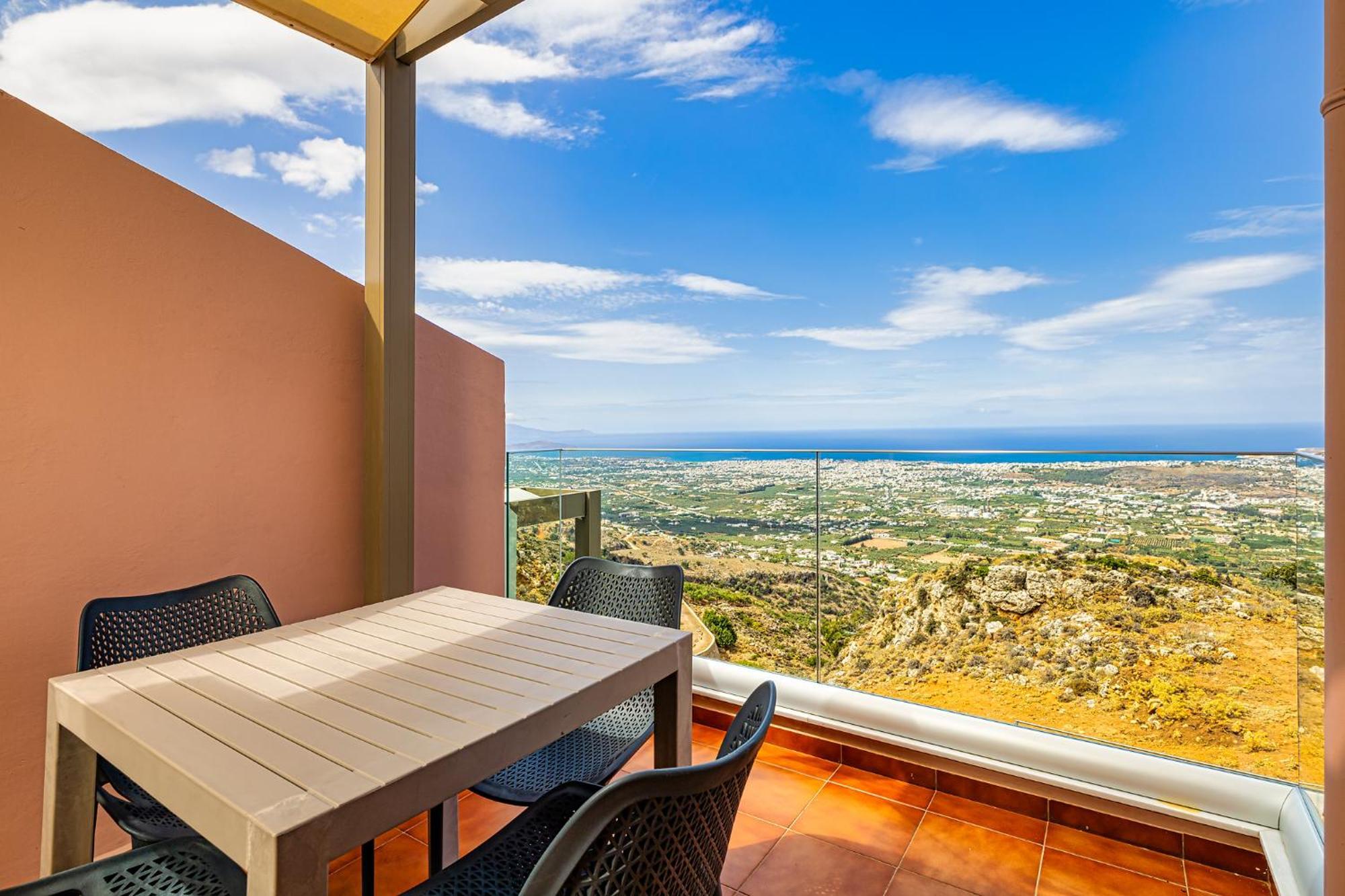Mari Chania, With Private Ecologic Pool And Amazing View! Khania