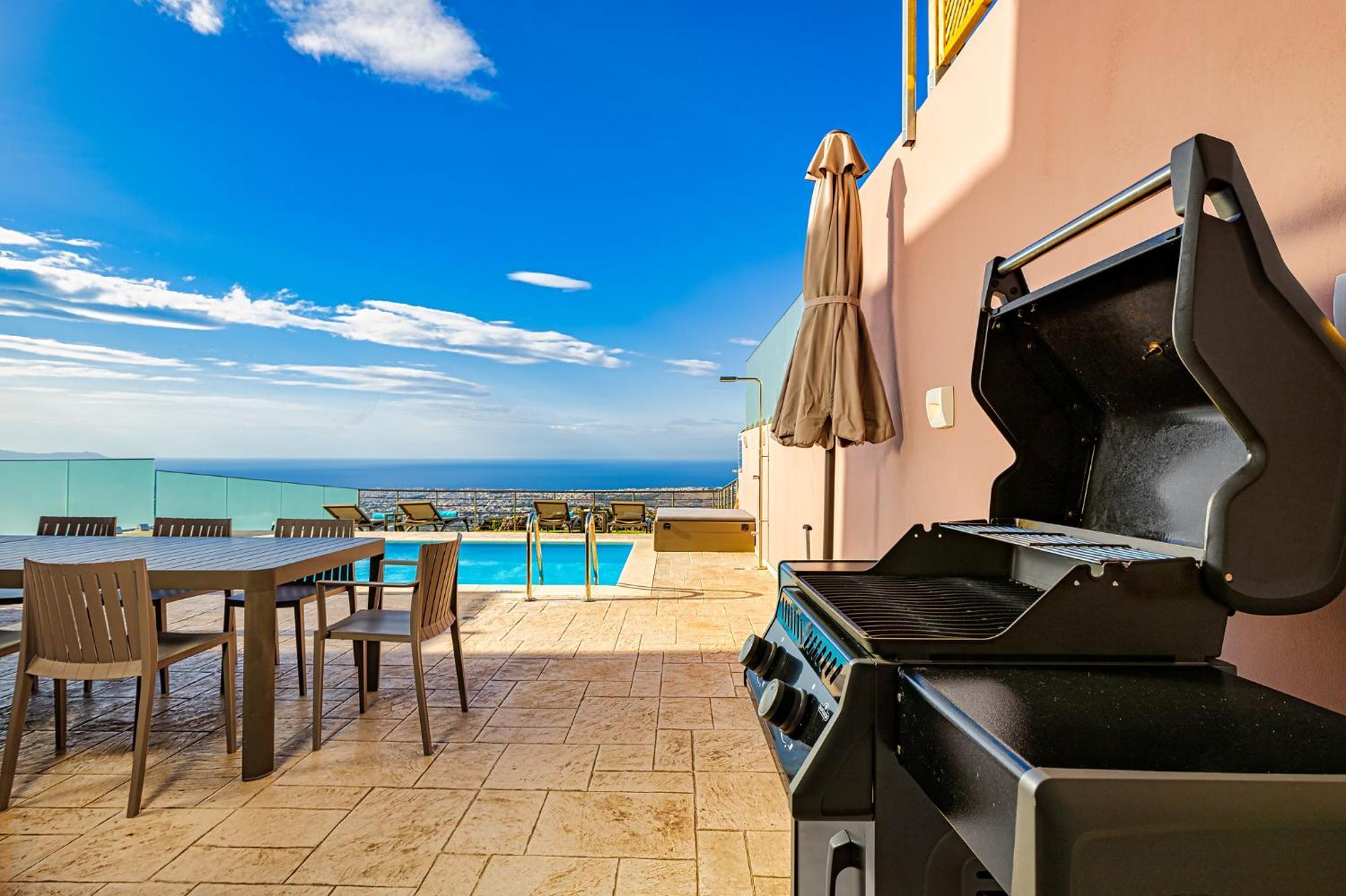 Mari Chania, With Private Ecologic Pool And Amazing View! Villaer Khania