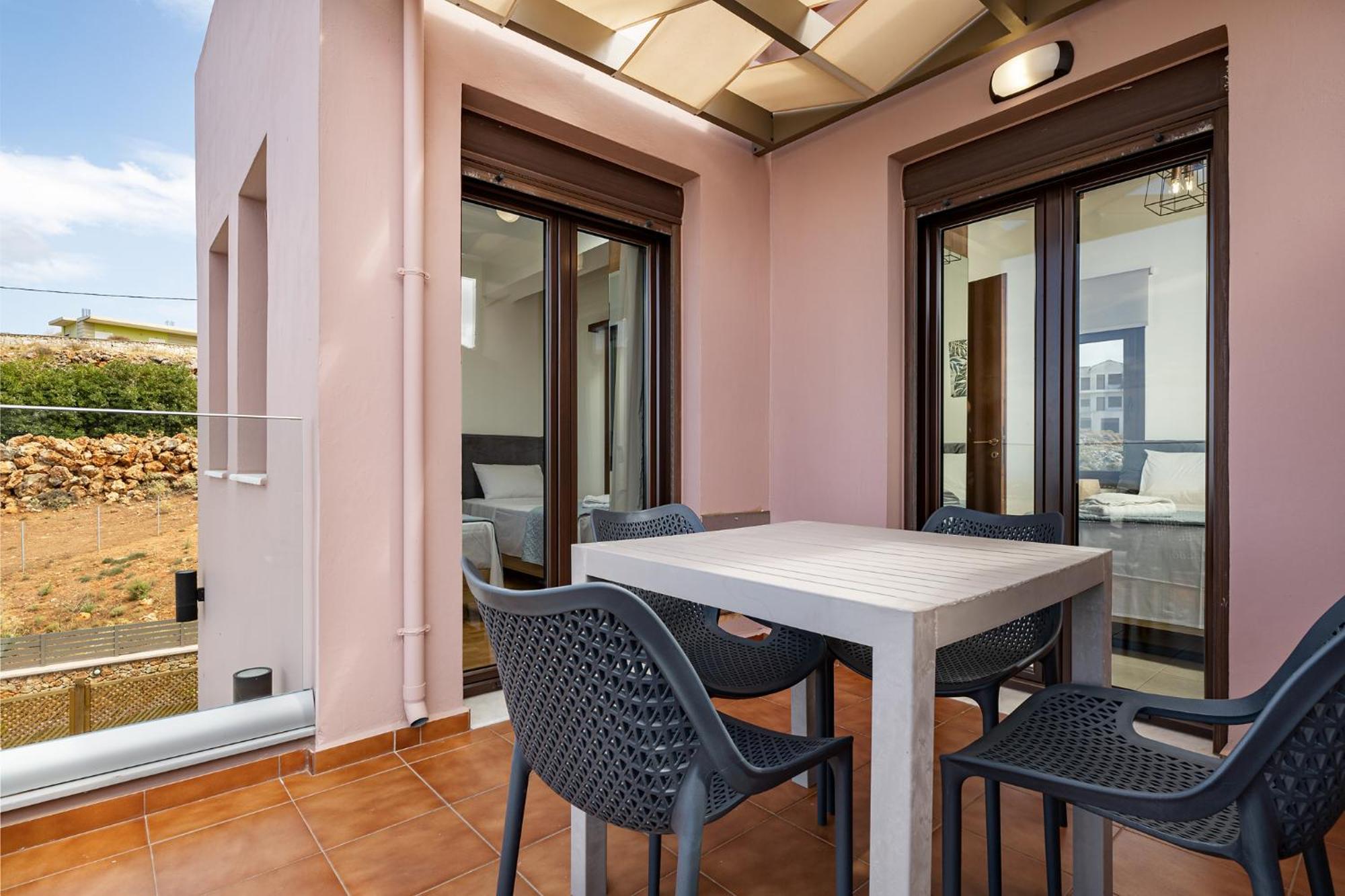 Mari Chania, With Private Ecologic Pool And Amazing View! Villaer *