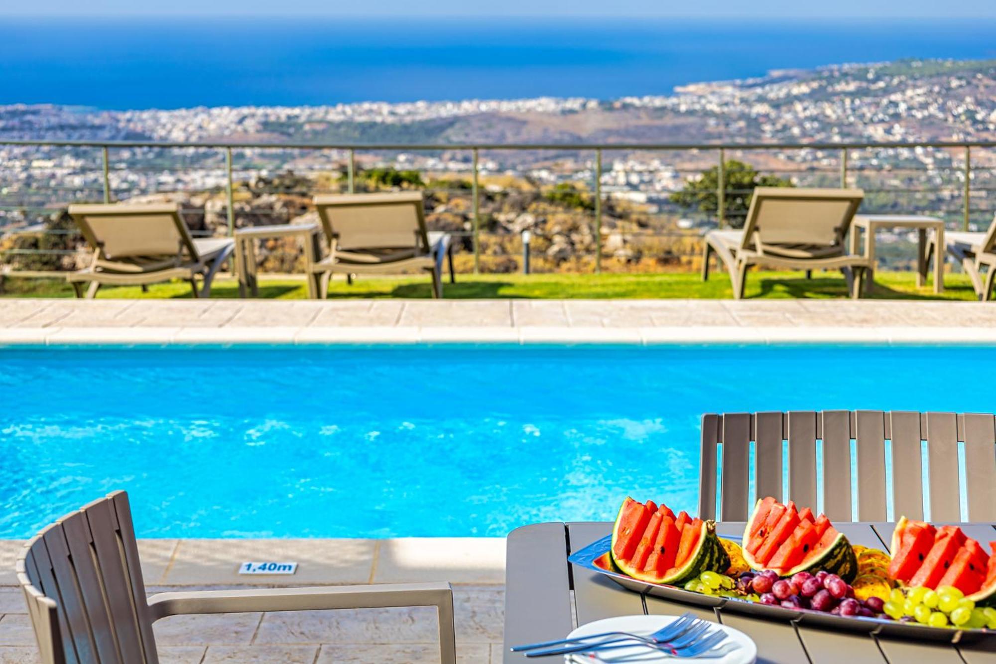 Villaer Mari Chania, With Private Ecologic Pool And Amazing View! Khania