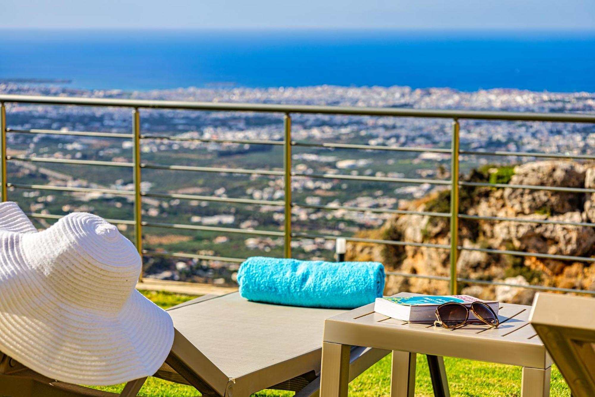 Mari Chania, With Private Ecologic Pool And Amazing View! Khania