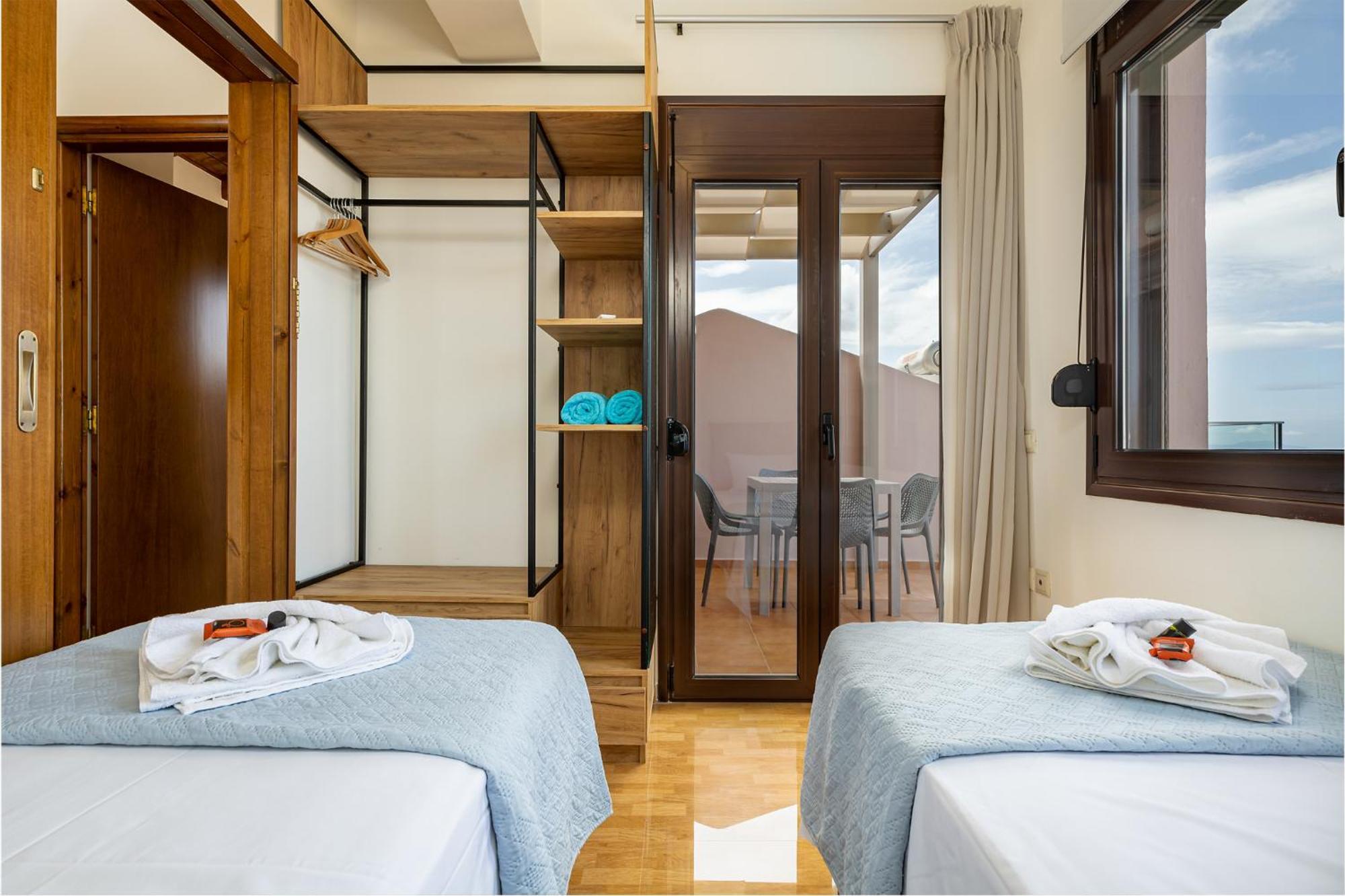 Mari Chania, With Private Ecologic Pool And Amazing View! * Khania