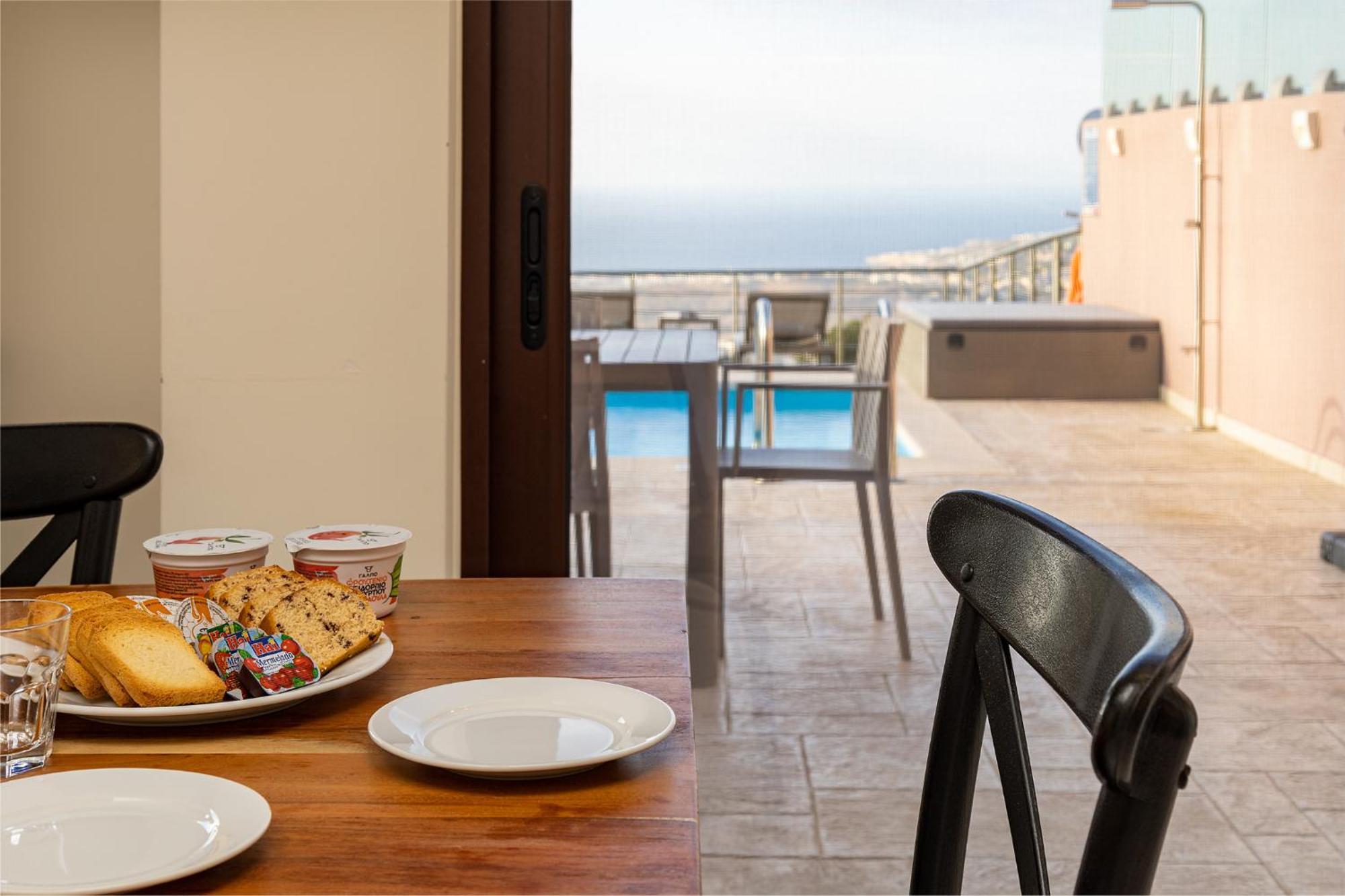 Mari Chania, With Private Ecologic Pool And Amazing View! Villaer Khania