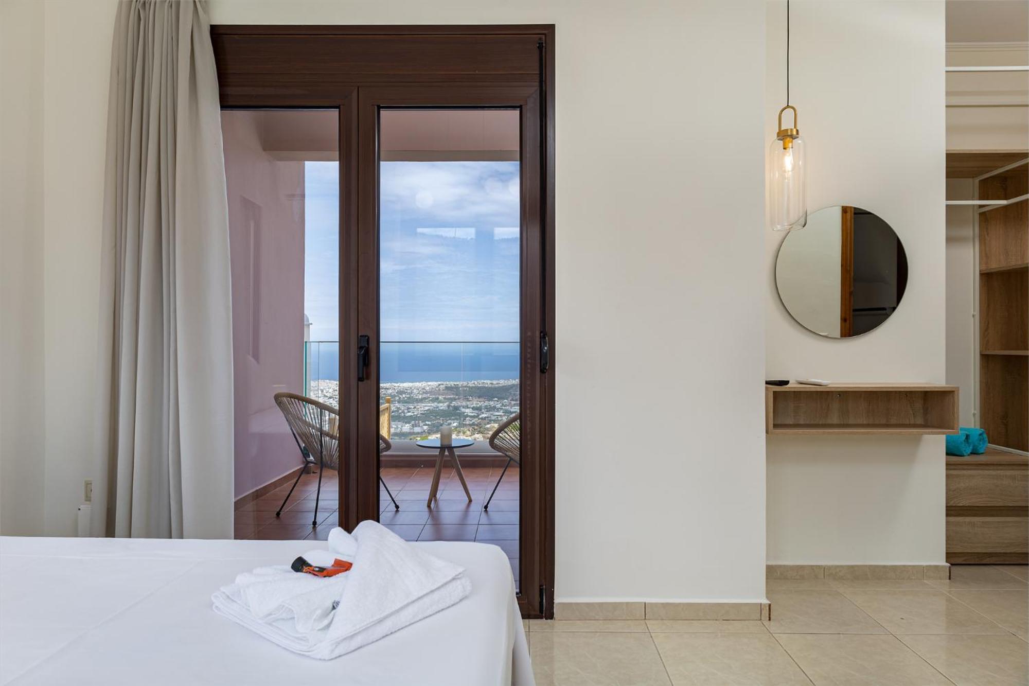 Villaer Mari Chania, With Private Ecologic Pool And Amazing View! *