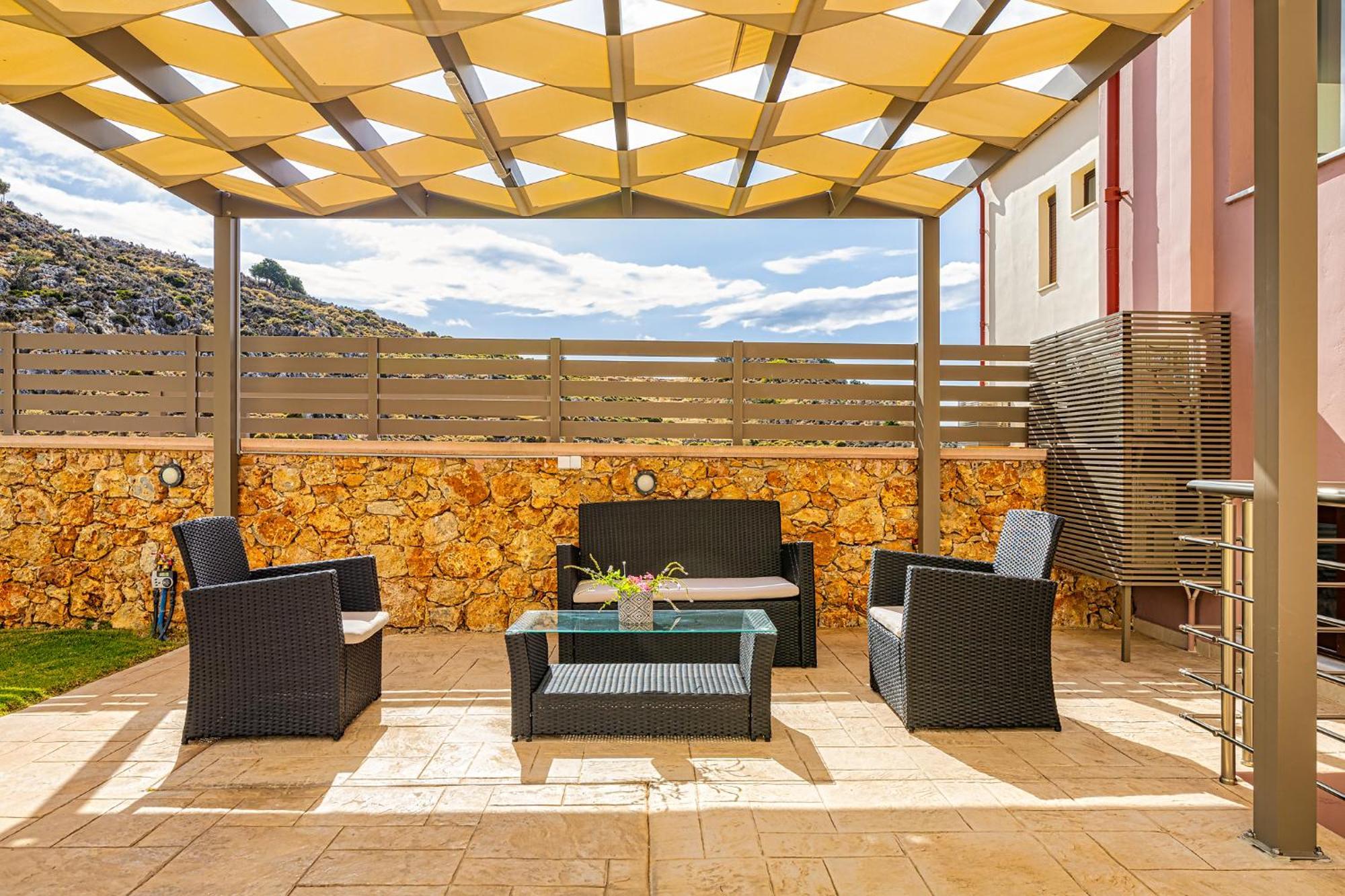 Mari Chania, With Private Ecologic Pool And Amazing View! Pousada Chrissi Akti Chania