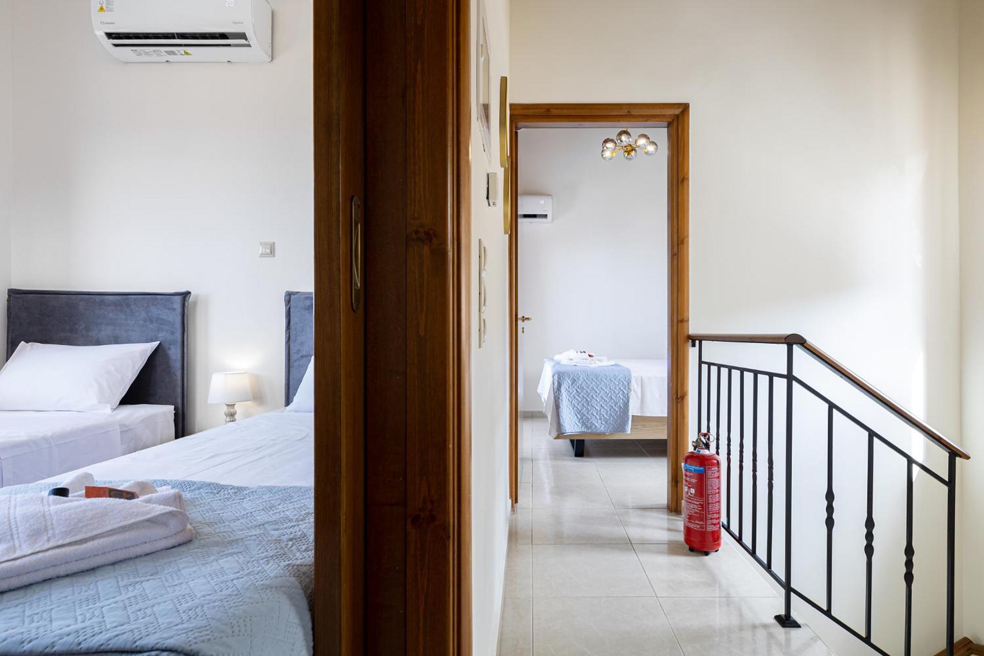 Mari Chania, With Private Ecologic Pool And Amazing View! * Chrissi Akti Chania